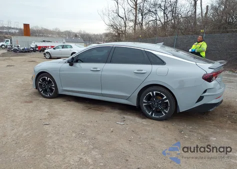 2023 Kia K5 Gt-Line z USA, uszkodzony, nr VIN 5XXG64J24PG170150